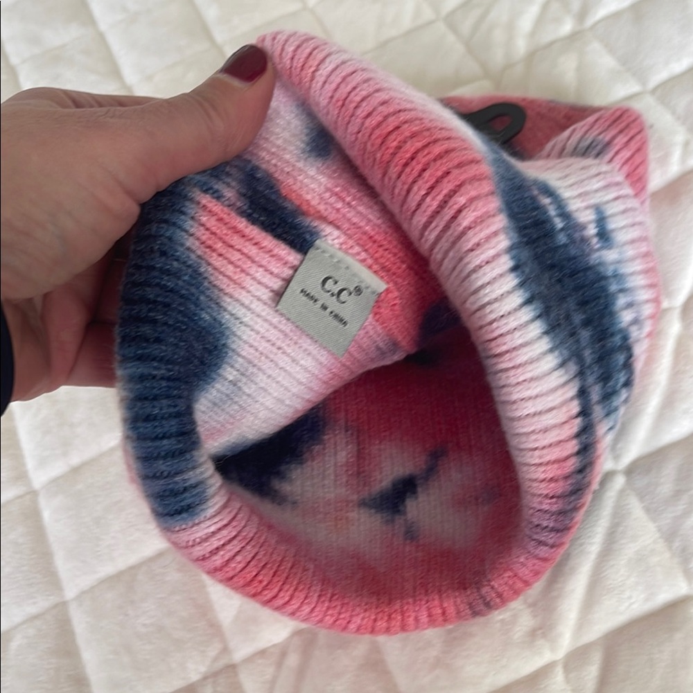 CC Tie-Dye Beanie Pink and Blue women’s hat warm stylish CC pink Beanie NWT - Picture 4 of 6